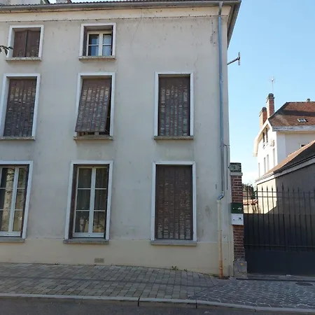 Semesterbostad Le Cordelier - Jardin En Plein Centre - Quais De Seine Troyes