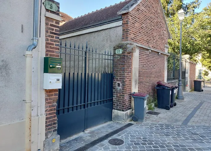 Le Cordelier - Jardin En Plein Centre - Quais De Seine * Troyes